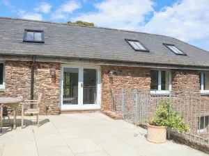 Image of SWALLOWS BARN, character holiday cottage, with a garden in Dartmouth