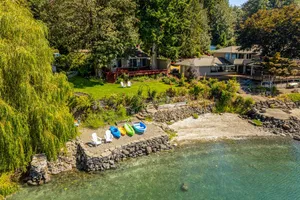 Image of Large waterfront home with beach access, kayaks, & views - snowbird-friendly