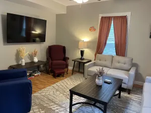 Image of Cherry Hill 5 minutes to All Star Village, updated, near shops & restaurants