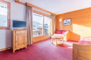Image of 300m from shops, 5th floor, view ski slopes, swimming pool, balcony, parking, tv, ski locker, 49m²