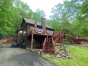 Image of Eagle Rock Resort 1 Block from the Lake ONLY EAGLE ROCK MEMBERS MAY RENT