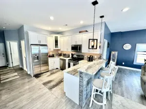Image of N.W. Entertainment District Den w\/ King Bed