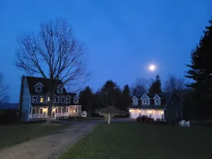 Image of Heywood Manor- Private, peaceful, yet close to town. Make memories here!