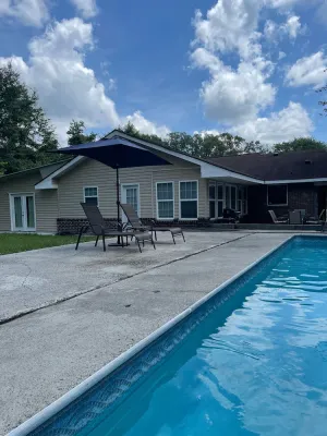 Image of Wonderful spacious home in Hinesville, Ga. 5 min.  from Ft. Stewart’s main gate!