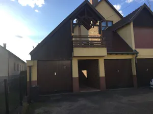Image of Large air-conditioned room for 1 to 4 people with access to the communal swimming pool