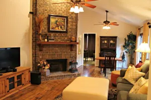 Image of Comfy, Cozy, Safe, Affordable Home - Dallas Suburb
