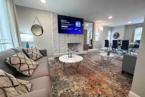 Image of Fun 4 BR 2 bath FULL renovated house w\/ driveway
