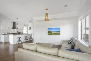 Image of GILMORE OASIS (GILMORE DRIVE): 4  BR, 2  BA House in Torquay, Sleeps 10