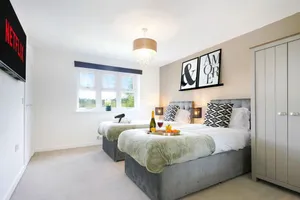 Image of Detached House with Free Parking, Super-Fast Wifi and Smart TV with Netflix by Yoko Property