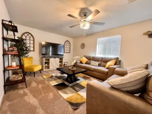 Image of Brand New, 5 Bedroom\/3 Bath Home- On your way to Yosemite!