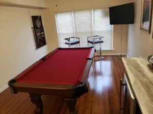 Image of Beautiful Townhouse near Philly Stadiums and Atlantic City