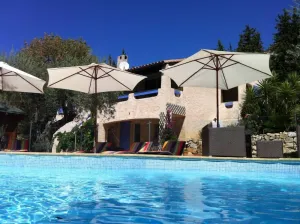 Image of House \/ Villa - Sollies ToucasHouse with garden