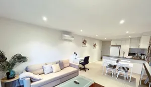 Image of Beige & Beautiful - 1bd 1bth Apt - Close to ANU