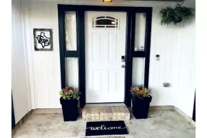Image of Spacious 3 BDRM for 9 - SA & NB