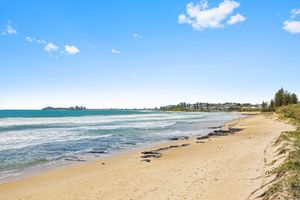 Image of Beachside 2-Bed with Pools, Gym, BBQ and Parking