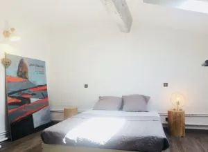 Image of La Casita between sea and mountains, ideally located 2 minutes' walk from the lake