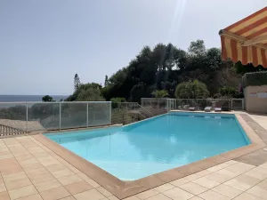 Image of Jolie Maison 6-8 Pers. Dans Petite Résidence Avec Piscine à Débordement vue mer