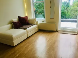 Image of Bright 1 Bed Flat in West Hampstead with Balcony