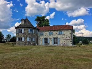 Image of Maison spacieuse avec vue sur la montagne à Naucelles