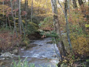 Image of Authentic Farmhouse On Weaver Creek, Near Town And Lake