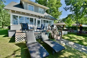 Image of Classic Lk Le Homme Dieu Cottage! Level sand beach!