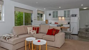 Image of Mount Stuart Hideaway walk to restaurant strip