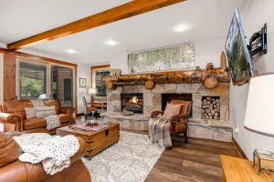 Image of Abode at Glenfiddich 2 | 5 min to Main Street | No AC | Great Hiking\/Biking |