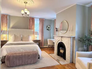 Image of Modern French Vacation Home at Browm