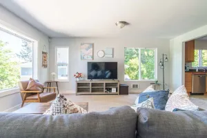 Image of 9852 Entire · Panoramic Lake View 3800+ sqft House in Oasis