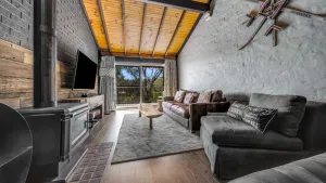 Image of Deadwood Den - Luxurious 3BR Townhouse l Lake Views l Bath l WiFi