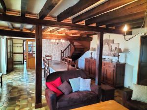 Image of Gîte rural \"Le Noyer Rondin\" in Cheverny (sleeps 12), ideal for families.