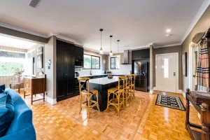 Image of Hedge House - luxury, space, style, great location