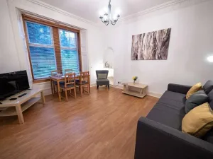 Image of ☆ Spacious 2 Bed flat, Close to University ☆