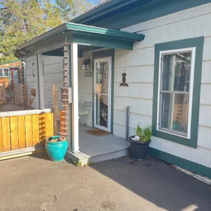 Image of Historic Ohana House - Walk to Downtown Ashland, Hot Tub, Tiki Bar, Pet Friendly