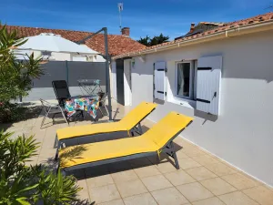 Image of Charmante maison rénovée avec jardin commun, proche plage et commerces, idéale pour 2 personnes - FR-1-426-509