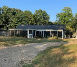 Image of Sardis Lakefront Cabin