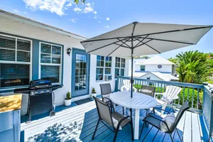 Image of Pineapple Upper Deck Guesthouse Near Beaches\/Shopping\/Dining, Ballparks&Downtwn!