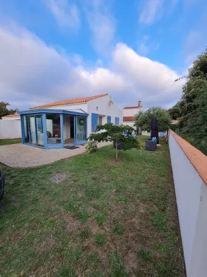 Image of Pretty traditional Oleronnaise 50m from the ocean