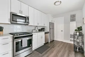 Image of 3BR on Bustling street,easy walk to Shops & Dining
