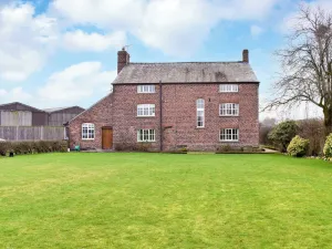 Image of 7 bedroom accommodation in Blackden, near Crewe