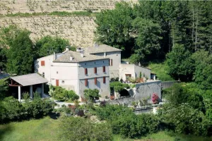 Image of Charming cottage with swimming pool in a character house