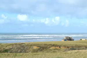Image of Fishing house in front of the sea.