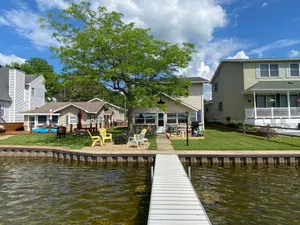 Image of 5 bedroom Lakefront Home For Relaxing and Entertaining with pontoon.