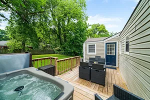 Image of Next To Expo, 5 Beds, Hot-tub, Corn Hole, Pets!