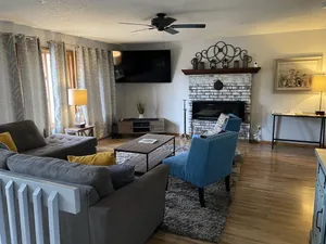 Image of Beautiful Bi-level. Game room with pool table, 5 UHDTVs, WiFi. Central heat\/air.