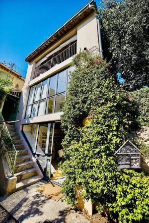 Image of Fun and Funky Townhouse with Terrace in heart of in Uzès