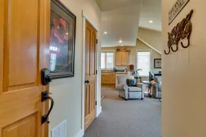 Image of Galleries 1 Block, Spacious Yet Cozy, King & Queen Beds, 1 Pet Welcome, Mt. View