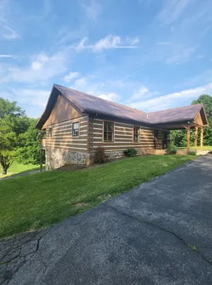 Image of Lakeshore Retreat