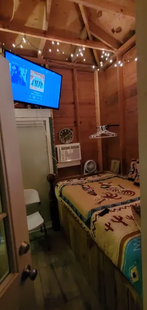 Image of Cozy Studio Hideaway Has Fast Wi-fi TV Garage Patio