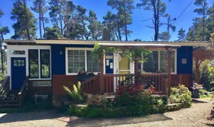 Image of Cozy Coastal  Cottage.  Perfect couple Getaway.